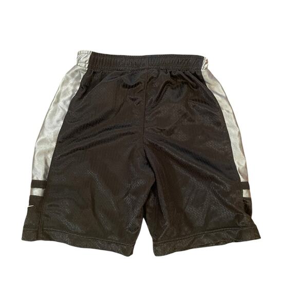 Nike gray shorts size 4 - Picture 2 of 3